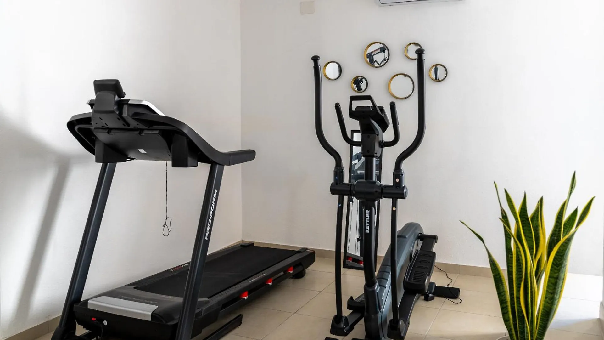 Appartamenti Le Vele La Maddalena  Aparthotel